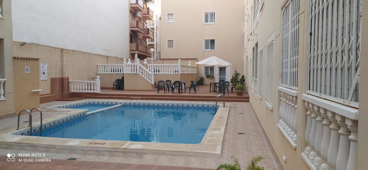 Estudio Wifi Bano 1 Sofa Cama Doble Piscina Playa 100Mts تورّيفيِخا المظهر الخارجي الصورة