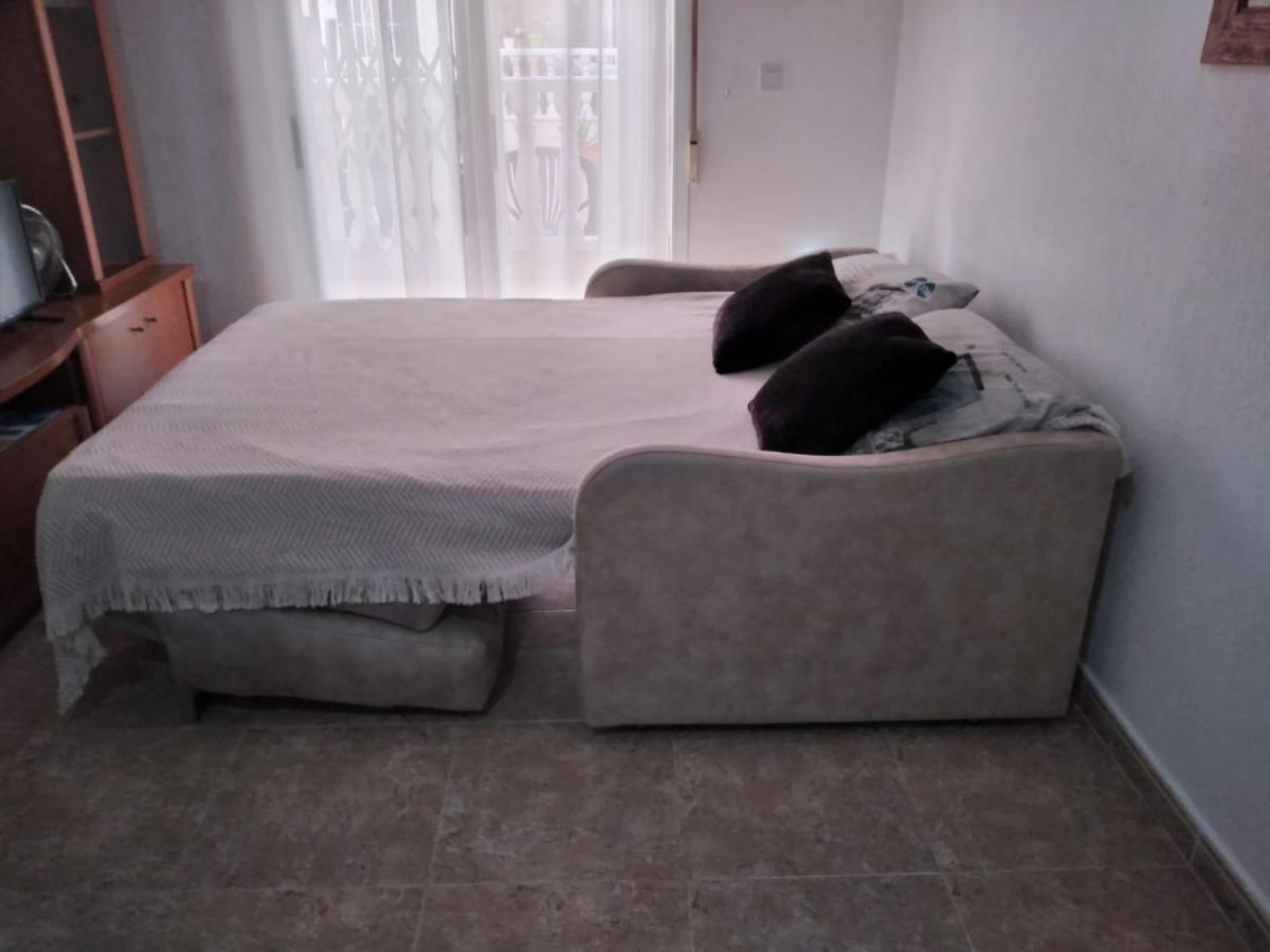 Estudio Wifi Bano 1 Sofa Cama Doble Piscina Playa 100Mts تورّيفيِخا المظهر الخارجي الصورة